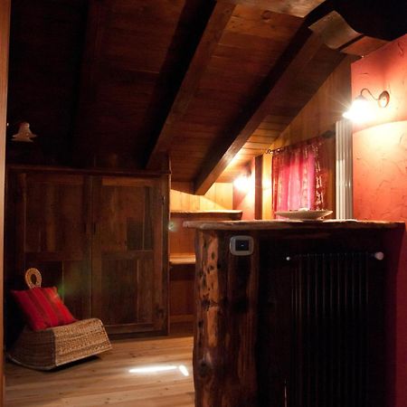 La Maison D' Amelie Fenis Extérieur photo