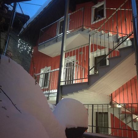 La Maison D' Amelie Fenis Extérieur photo