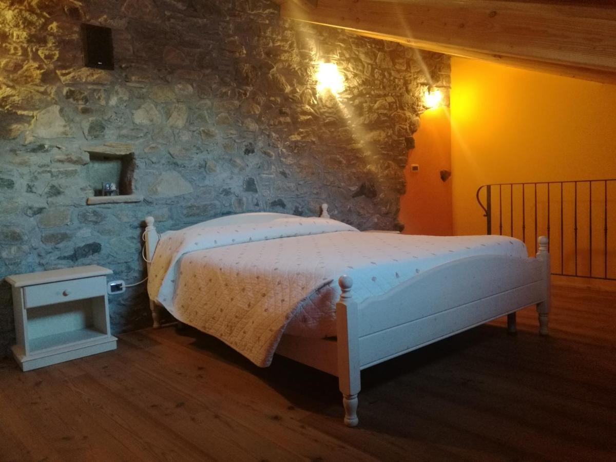 La Maison D' Amelie Fenis Extérieur photo