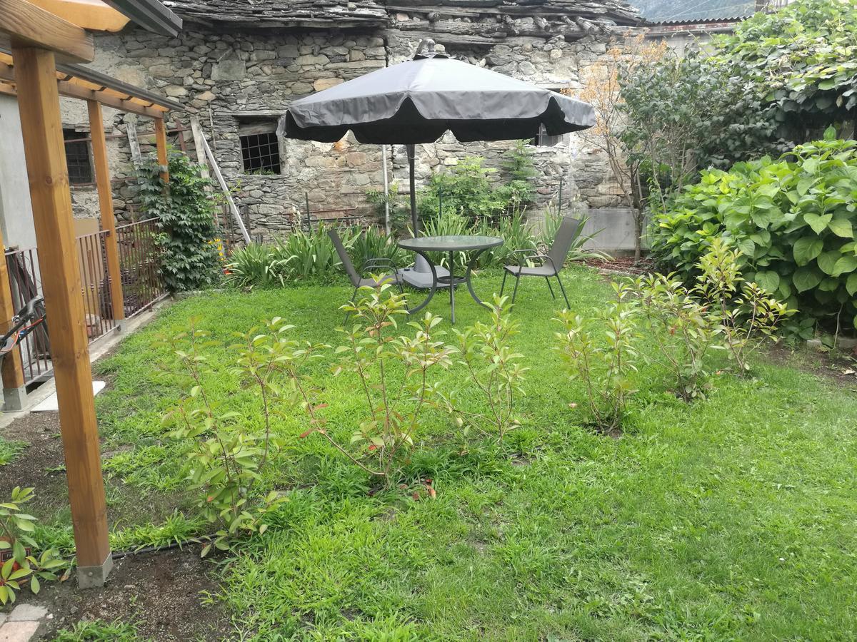 La Maison D' Amelie Fenis Extérieur photo