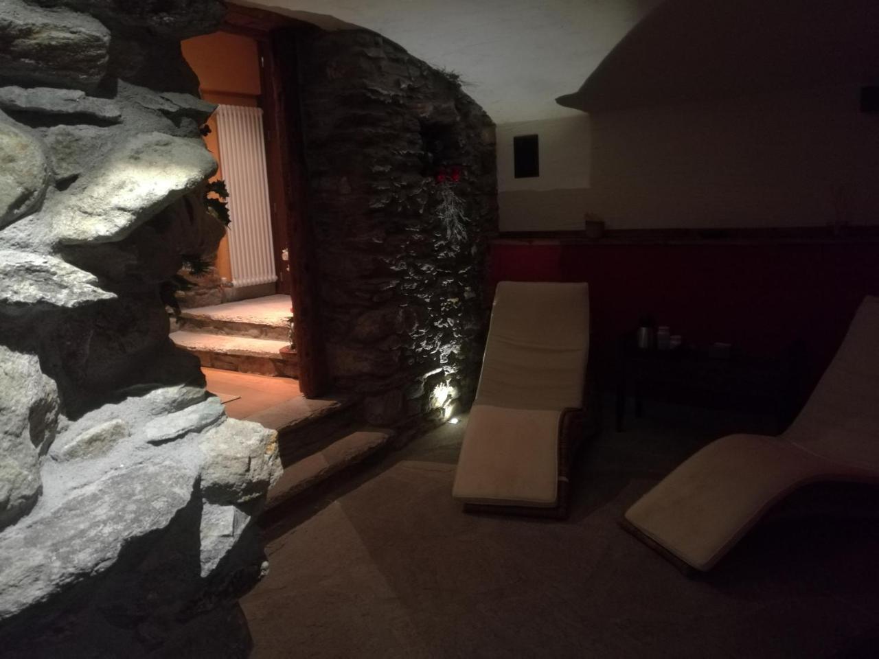La Maison D' Amelie Fenis Extérieur photo